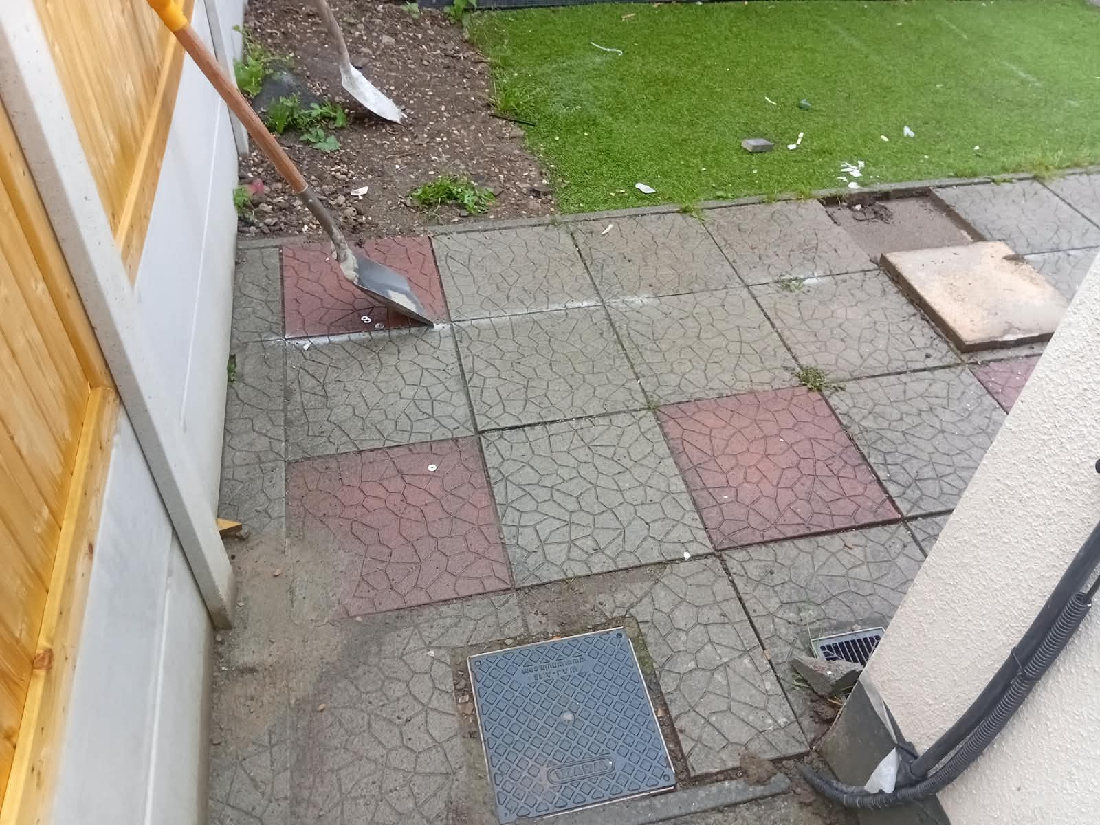 patio before porcelain tiling 1