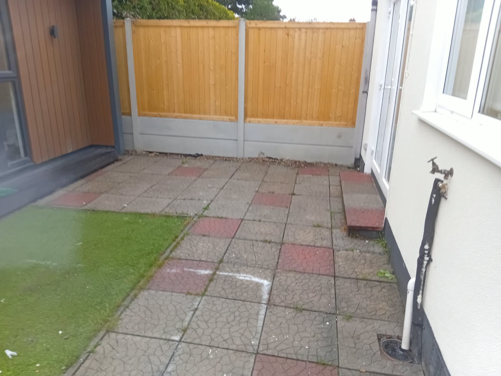 patio before porcelain tiling 3