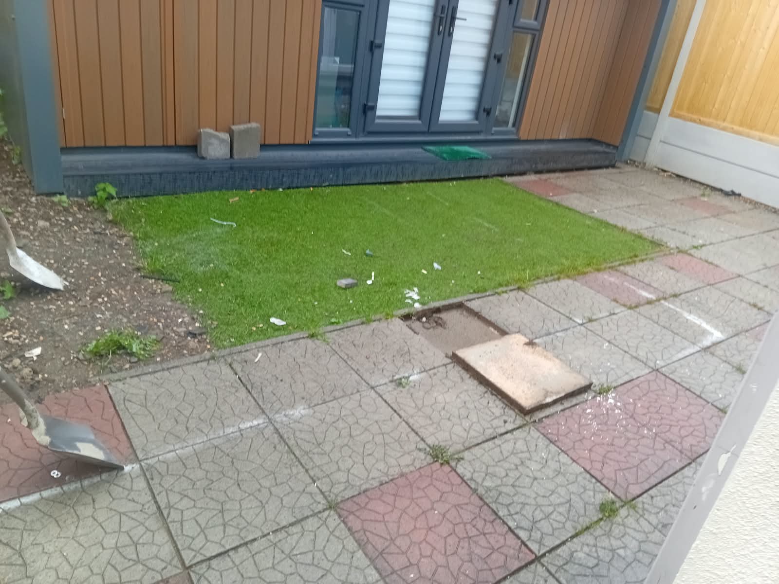 patio before porcelain tiling 4