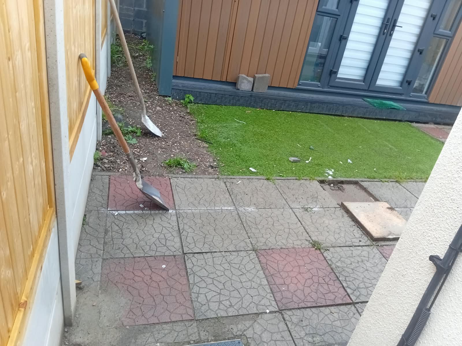 patio before porcelain tiling 6