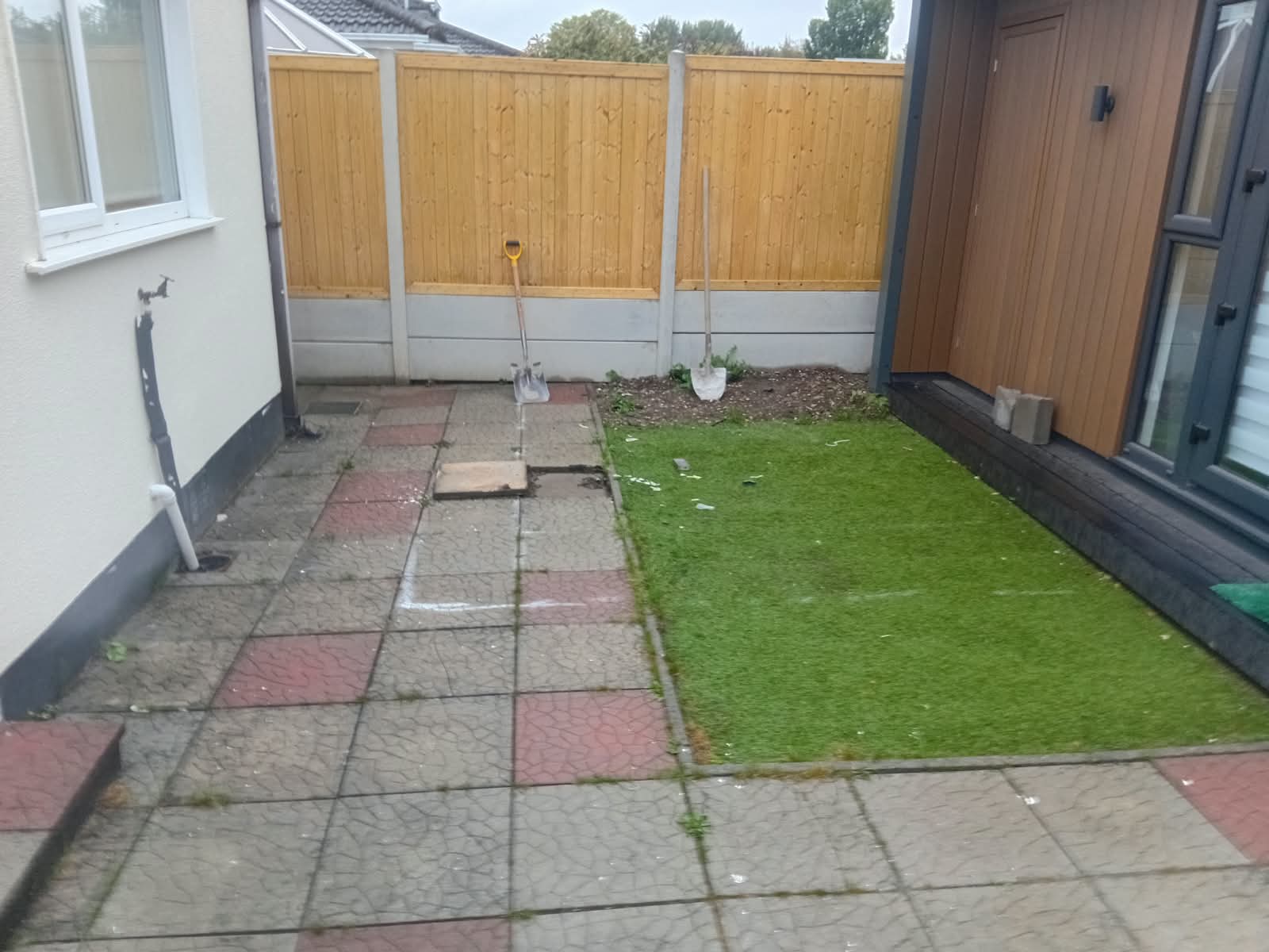 patio before porcelain tiling 7