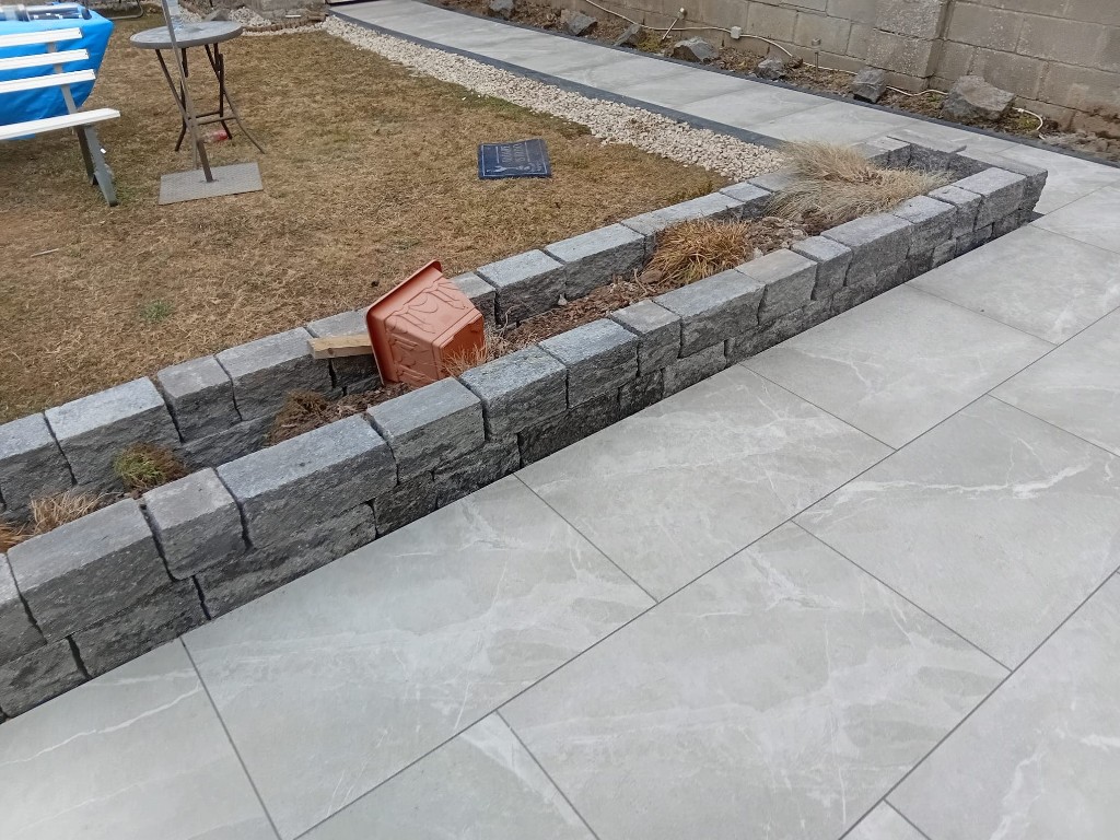 paving walkway installation