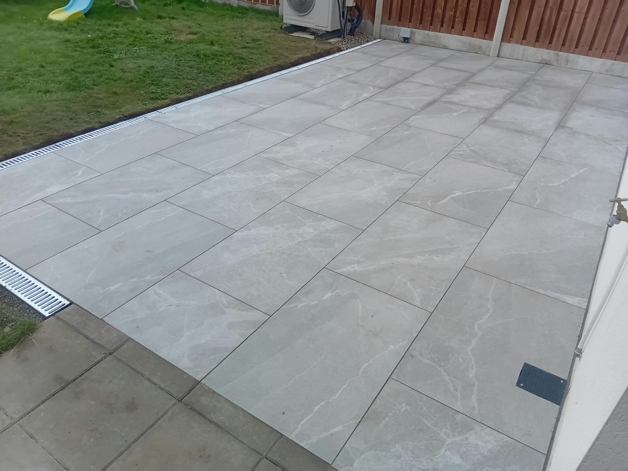 patio tiling
